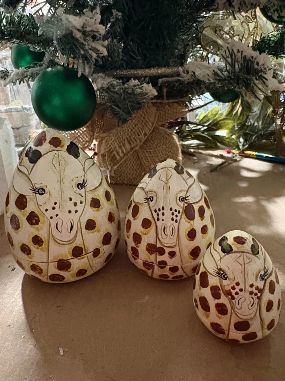 Hand-Painted Giraffe Nesting Eggs - White and Brown Set